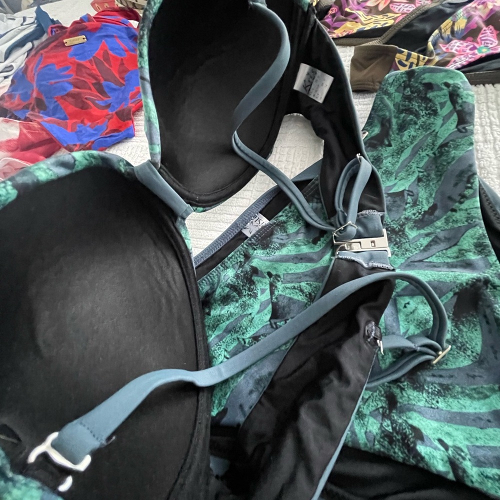 Emerald Patterned Women's Bikini Set - image 8